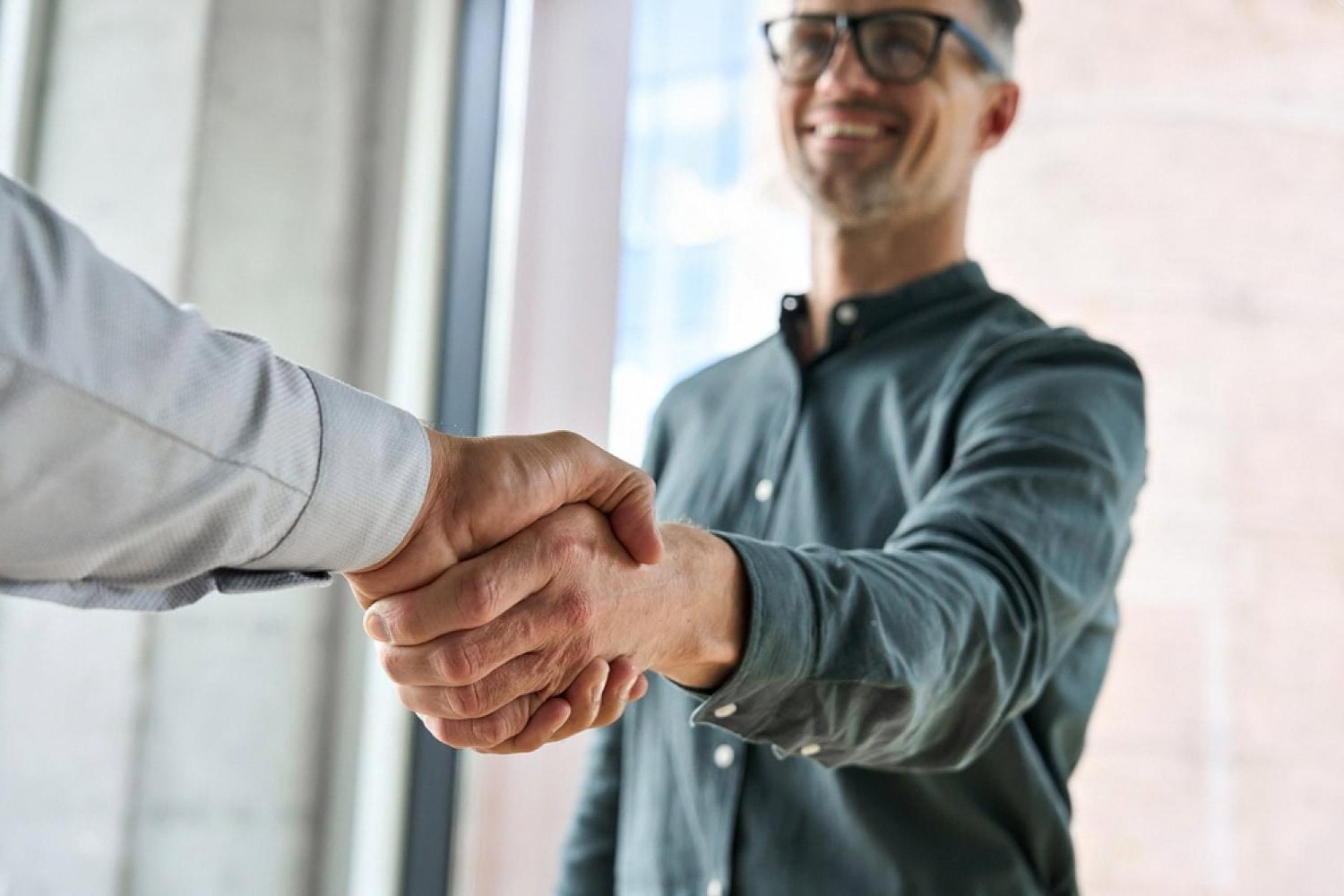 Advocates vs. Legal Consultants in the UAE: What’s the Difference?