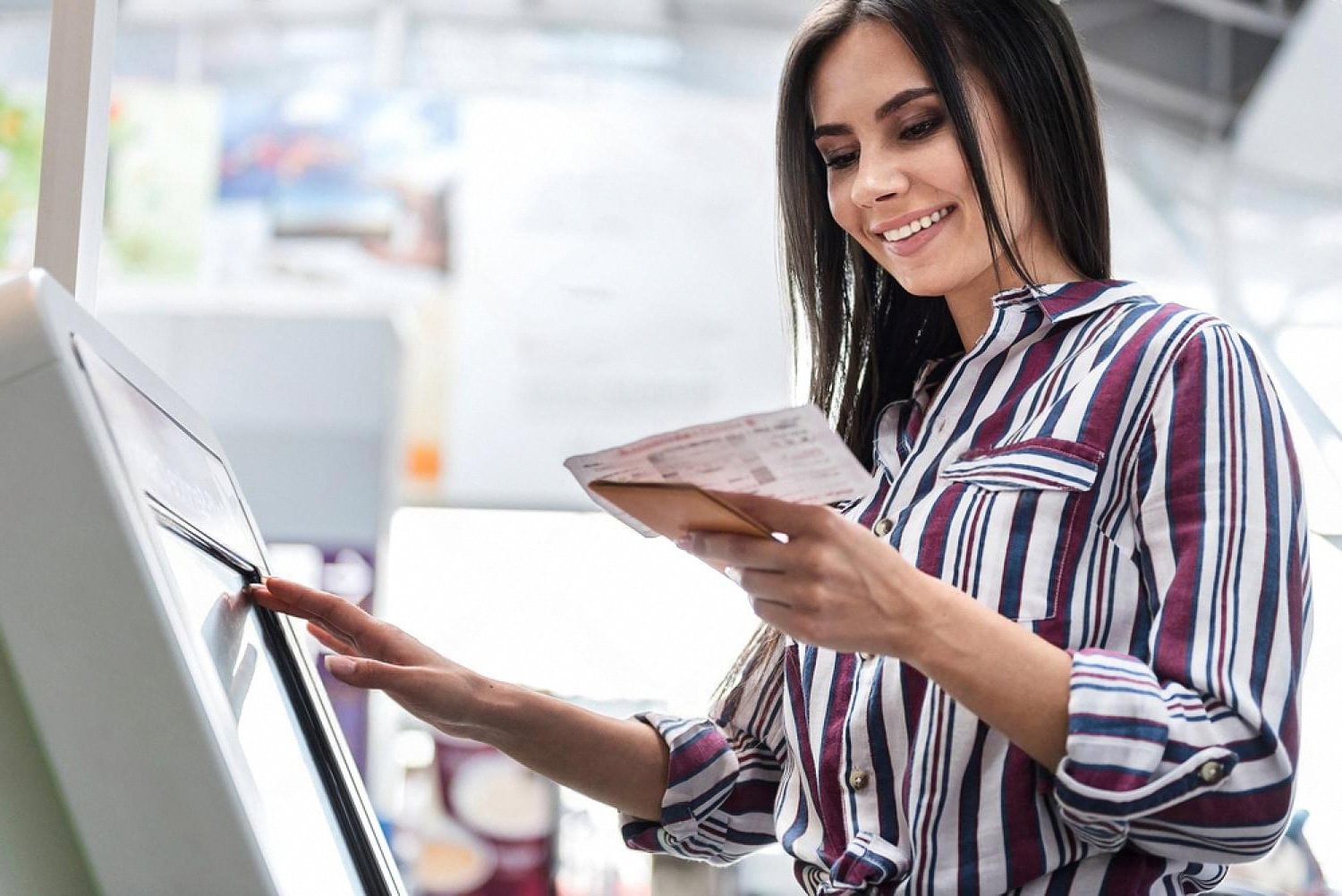 Ticket Machines vs. Digital Queue Apps: Which Is Right for Your Business in the UAE?